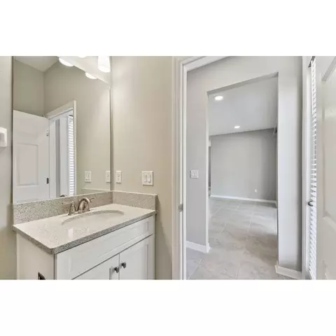 Bath - 5046 Bromeliad Ave, Wimauma, FL 33598 photo 2 of 13