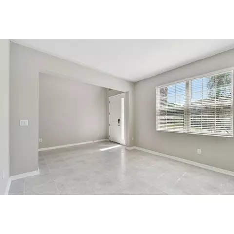 Living - 5046 Bromeliad Ave, Wimauma, FL 33598 photo 1 of 5