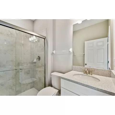 Bath - 5046 Bromeliad Ave, Wimauma, FL 33598 photo 3 of 13