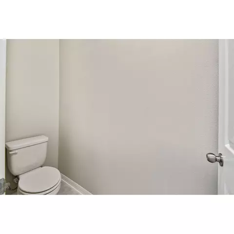 Bath - 5046 Bromeliad Ave, Wimauma, FL 33598 photo 7 of 13