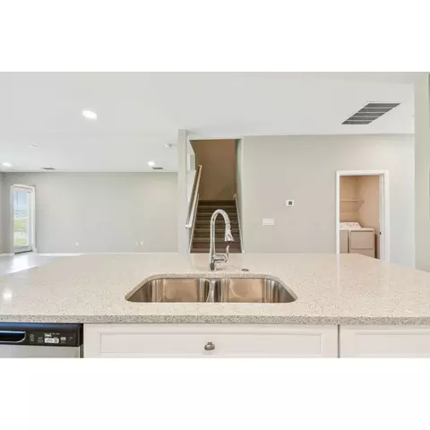 Kitchen - 5046 Bromeliad Ave, Wimauma, FL 33598 photo 6 of 6