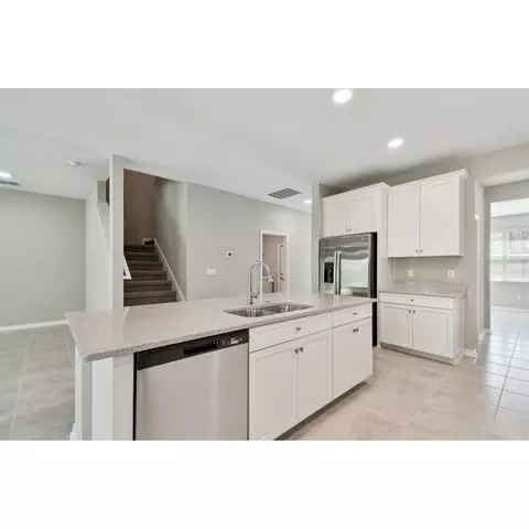 Kitchen - 5046 Bromeliad Ave, Wimauma, FL 33598 photo 3 of 6