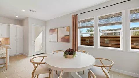 364 Merit, Irvine, CA 92618 photo 3