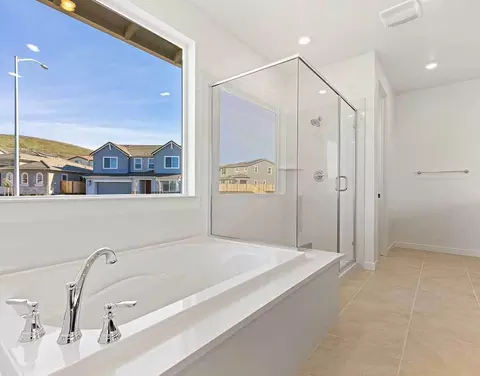 Bath - 8114 Waterfall Ln, Vallejo, CA 94591 photo 3 of 5