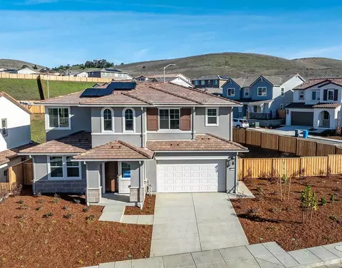 Exterior - 8114 Waterfall Ln, Vallejo, CA 94591 photo 3 of 6