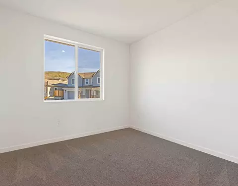 Bedroom - 8114 Waterfall Ln, Vallejo, CA 94591 photo 3 of 4
