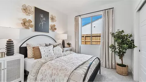Bedroom - 1674 Mohave Rd S, Madera, CA 93636 photo 7 of 8