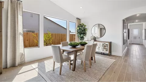 Dining - 1674 Mohave Rd S, Madera, CA 93636 photo 1 of 1