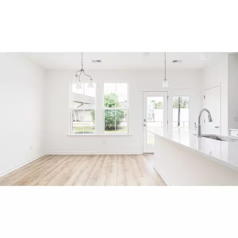 549 Trotters Ln, Moncks Corner, SC 29461 photo 4