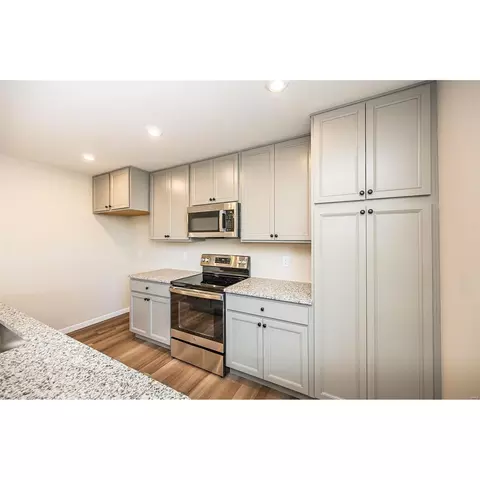 Kitchen - 319 Newbridge Way, Wentzville, MO 63385 photo 5 of 8