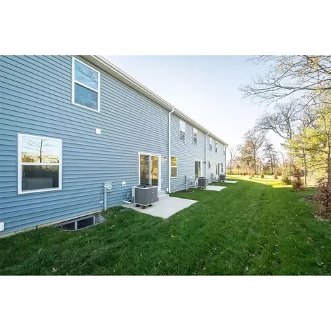 Exterior - 319 Newbridge Way, Wentzville, MO 63385 photo 6 of 9