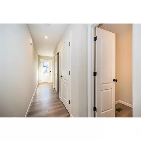 Entry Way - 319 Newbridge Way, Wentzville, MO 63385 photo 4 of 7