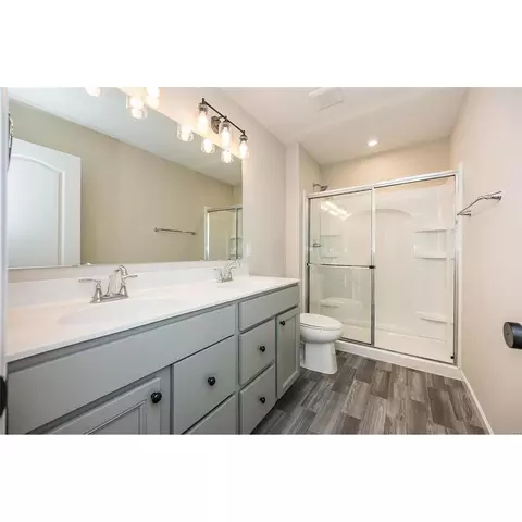 Bath - 319 Newbridge Way, Wentzville, MO 63385 photo 3 of 4
