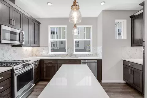 19244 NE 69th Cir UNIT 105, Redmond, WA 98052
