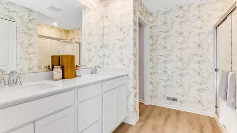 Bath - 383 Danforth Dr, Oswego, IL 60543 photo 1 of 3