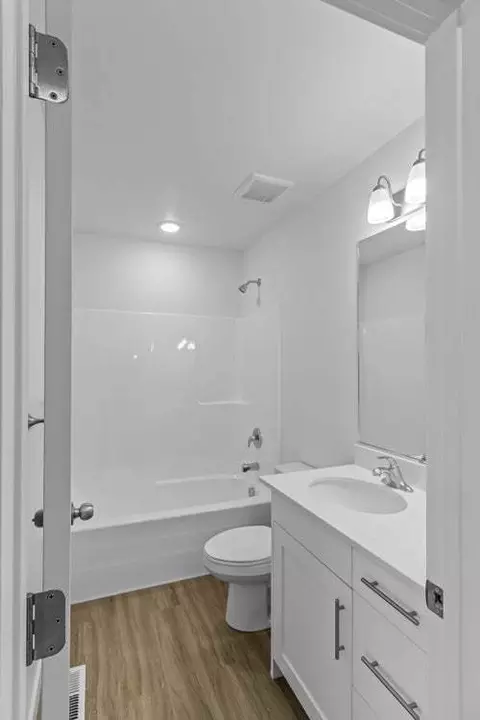 Bath - 1183 W 1870 S, Logan, UT 84321 photo 11 of 13