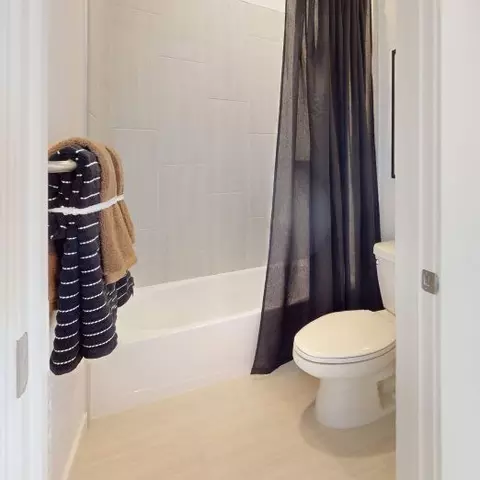 Bath - 4641 Windmill Dr, Brighton, CO 80601 photo 4 of 4