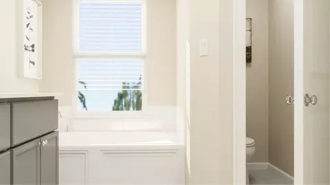 Bath - 5392 Cornwall Dr, Milton, FL 32583 photo 4 of 4