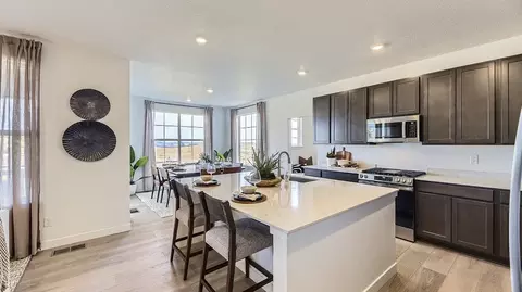 24463 E Pacific Pl, Aurora, CO 80018 photo 2