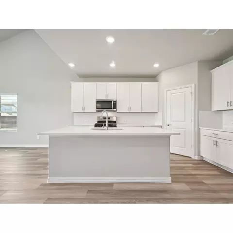 Kitchen - 748 Briar Dr, Lavon, TX 75166 photo 1 of 7