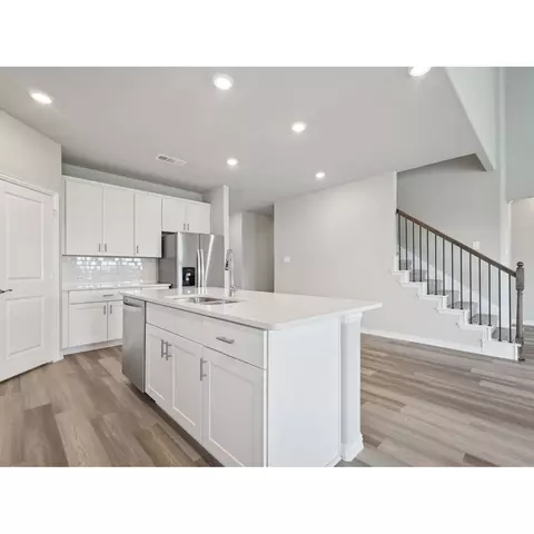 Kitchen - 748 Briar Dr, Lavon, TX 75166 photo 6 of 7