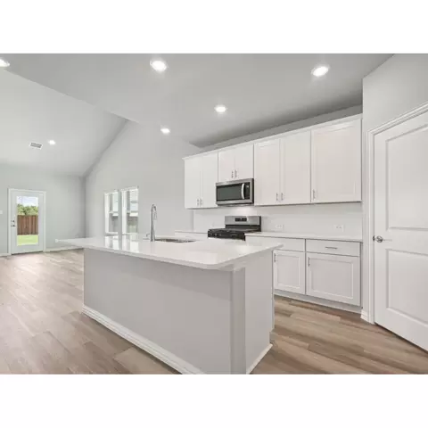 Kitchen - 748 Briar Dr, Lavon, TX 75166 photo 3 of 7