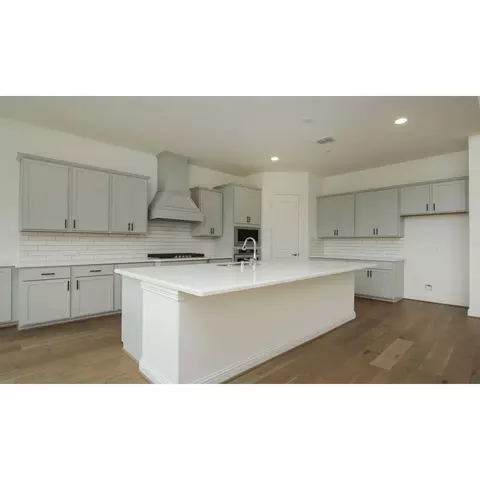 654 Rita Blanca Dr, Webster, TX 77598 photo 3