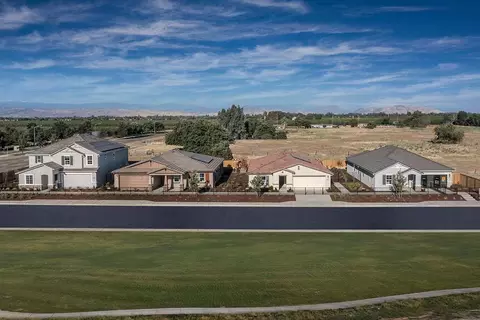 4772 Sussex Ave, Clovis, CA 93619 photo 2