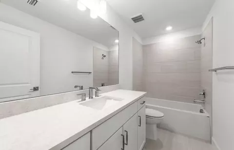 Bath - 20813 Napa Loop, Estero, FL 33928 photo 2 of 2