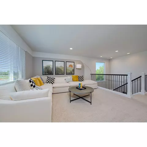 Living - 41510 Metolius Ave, Sandy, OR 97055 photo 2 of 4