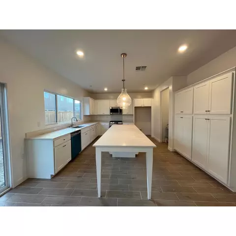 1024 Fruitwood Ave, Clovis, CA 93619 photo 4