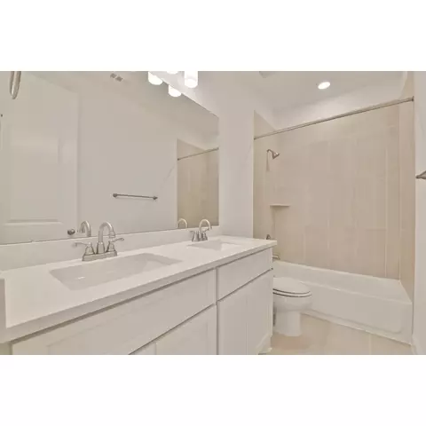 Bath - 13127 Soaring Forest Dr, Conroe, TX 77302 photo 3 of 4