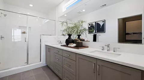 Bath - 27354 Eagle Point Ct, Valencia, CA 91381 photo 6 of 6