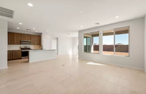 Living - 1388 W Treasure Trl, Apache Junction, AZ 85120 photo 3 of 4
