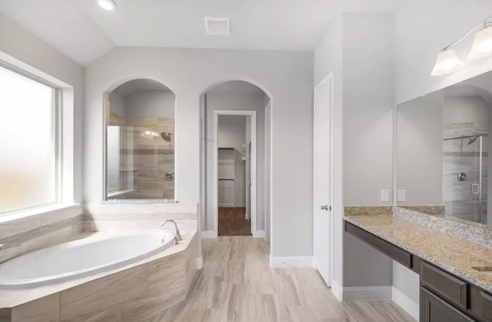 Bath - Plan Northcliffe - 6415 Sparkling Citrus St, Manvel, TX 77578 photo 1 of 3