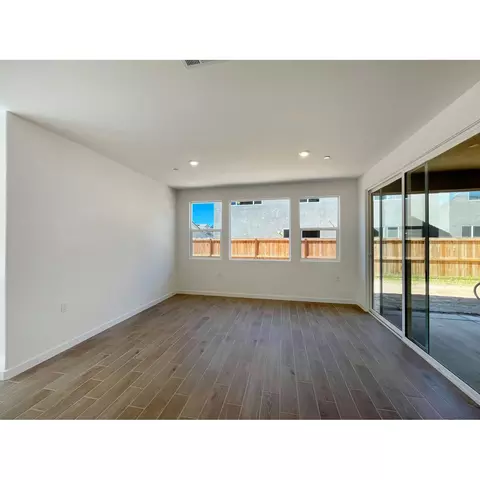 1105 Wildflower Dr, Madera, CA 93636 photo 4