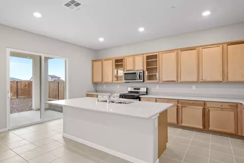 552 Laurel Crest Ave, Madera, CA 93636 photo 5