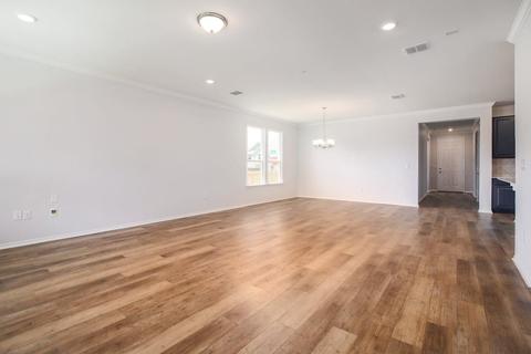 7811 Angelique Dr, Austin, TX 78744 photo 2