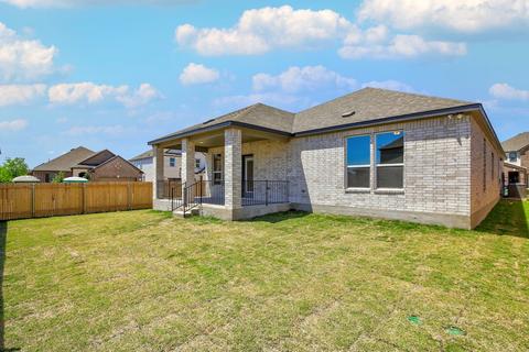 7811 Angelique Dr, Austin, TX 78744 photo 5