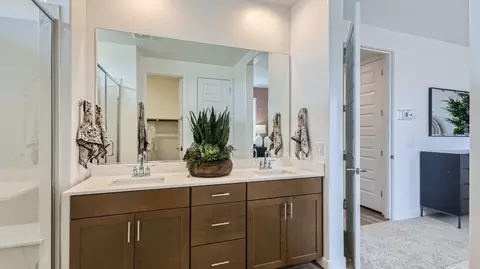 Bath - 3033 N 97th Dr, Phoenix, AZ 85037 photo 2 of 4