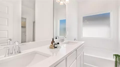 Bath - 1942 Westhill Dr, Cantonment, FL 32533 photo 3 of 4
