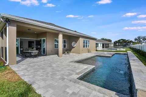 Exterior - 2556 Pine Preserve Ct, Saint Cloud, FL 34771 photo 6 of 8