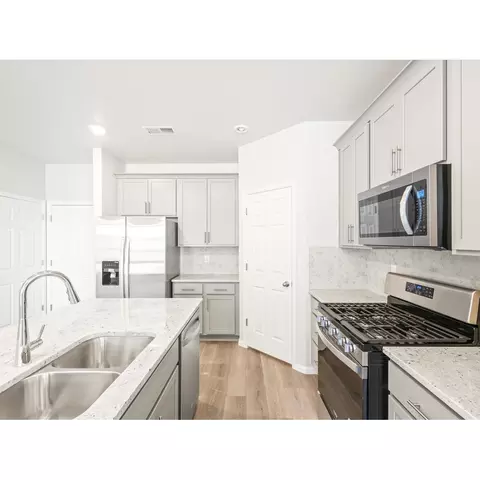 22310 E 8th Ave, Aurora, CO 80018 photo 10