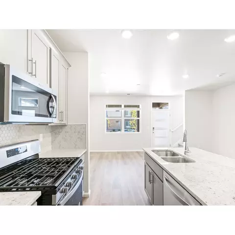 22310 E 8th Ave, Aurora, CO 80018 photo 6