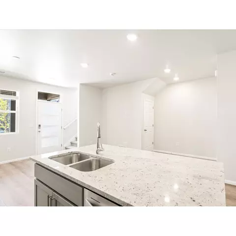22310 E 8th Ave, Aurora, CO 80018 photo 8