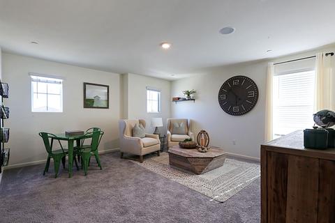 945 E Cameron Ave, Visalia, CA 93292 photo 16