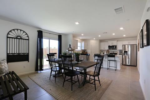 945 E Cameron Ave, Visalia, CA 93292 photo 7
