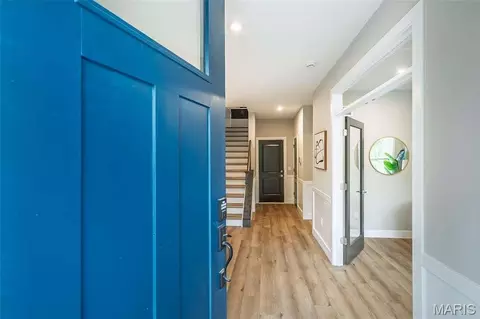 8835 Eager Rd, Saint Louis, MO 63144 photo 9