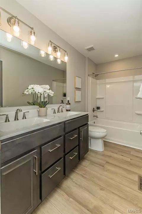 8835 Eager Rd, Saint Louis, MO 63144 photo 51
