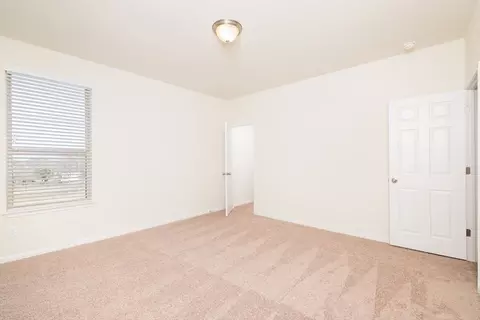 561 Backstays Loop, Kyle, TX 78640 photo 9